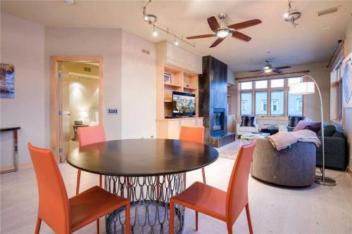 Alpenglow Condominiums - Alp2c