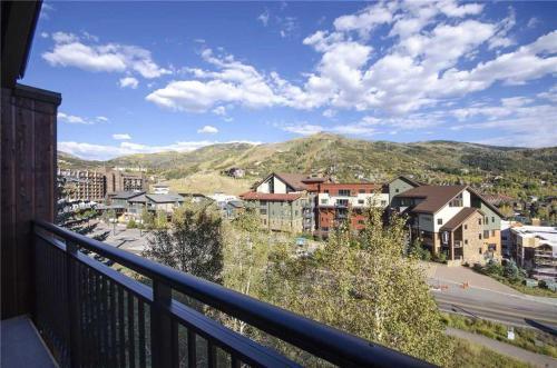 West Condominiums - W3532