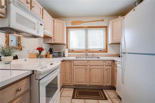 The Pines Condominiums - P106d