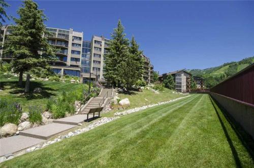 Bronze Tree Condominiums - Bt606