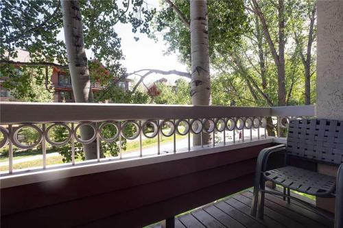 Comfortable Condo With Fun Mountain Accents! 4 Pools & 10 Hot Tubs