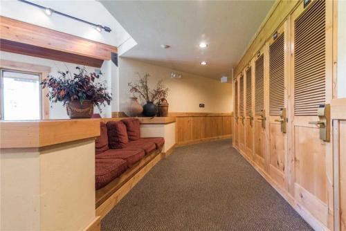 1208 Trappeur's Lodge, Trappeur's Crossing