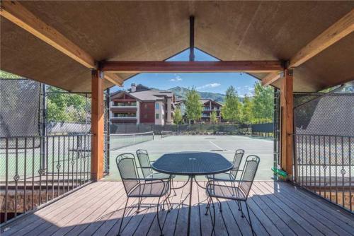 1208 Trappeur's Lodge, Trappeur's Crossing