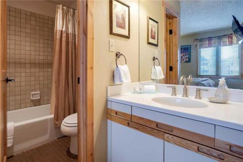1208 Trappeur's Lodge, Trappeur's Crossing
