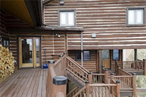 Ponderosa Lodge