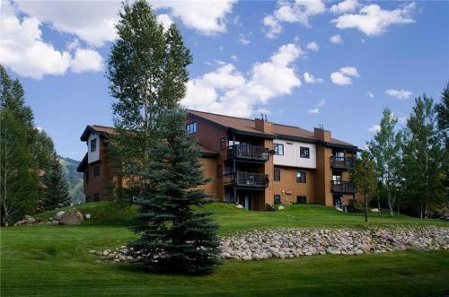 The Pines Condominiums - P103a