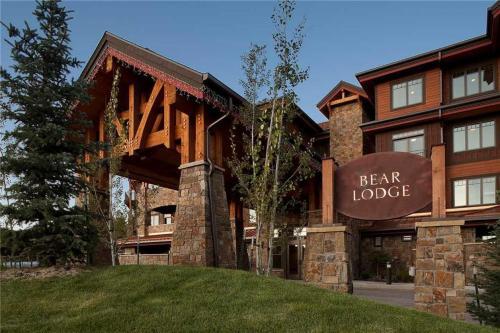 6209 Bear Lodge, Trappeur's Crossing