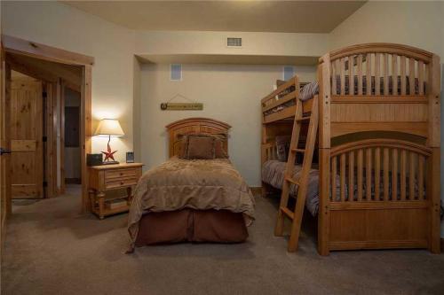 6209 Bear Lodge, Trappeur's Crossing