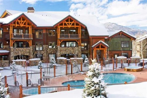 6209 Bear Lodge, Trappeur's Crossing