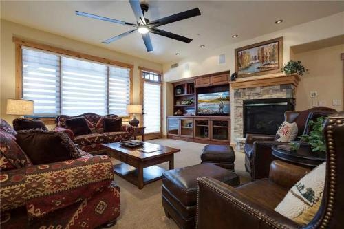 6209 Bear Lodge, Trappeur's Crossing