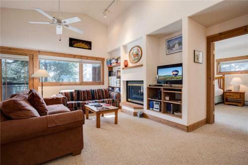Saddle Creek Sc745