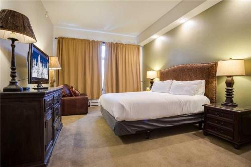 Howelsen Place - H208b