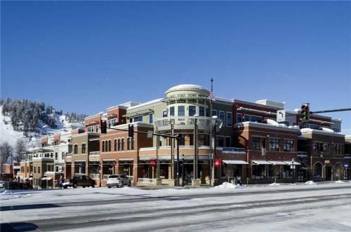Howelsen Place - H208b