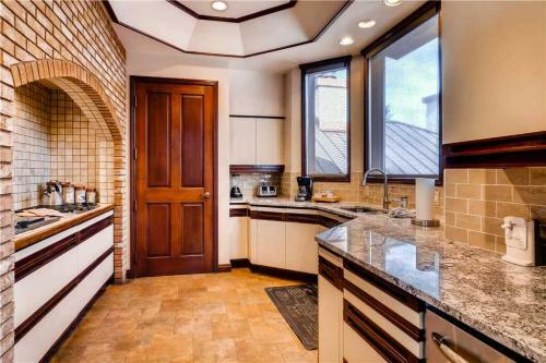 Meadows Penthouse A