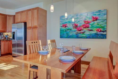 Upscale Majestic Valley Townhome