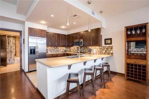 Howelsen Place - H206a