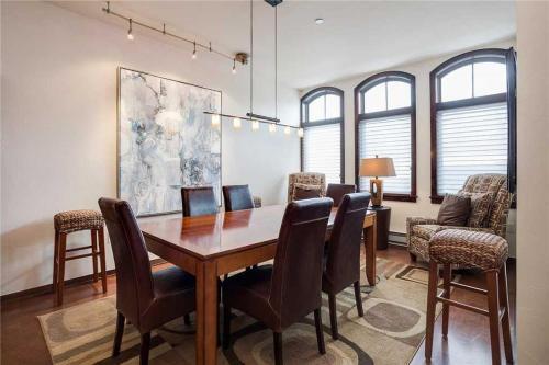 Howelsen Place - H206a