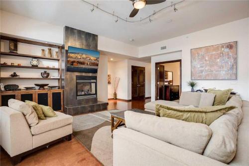 Howelsen Place - H206a