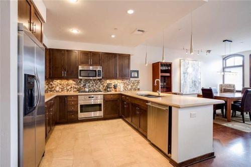 Howelsen Place - H206a