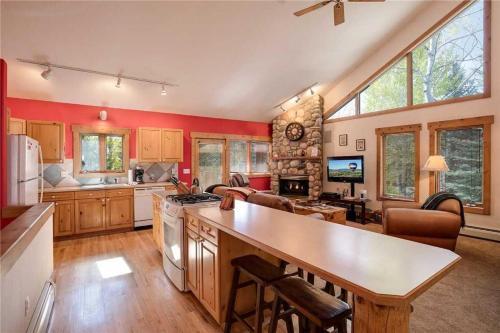 Saddle Creek Sc715