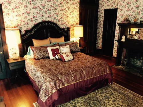 Bed & Breakfast Grand Gables Inn
