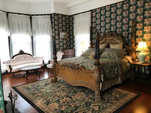 Bed & Breakfast Grand Gables Inn