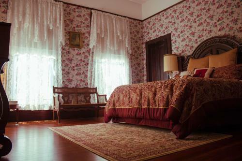 Bed & Breakfast Grand Gables Inn