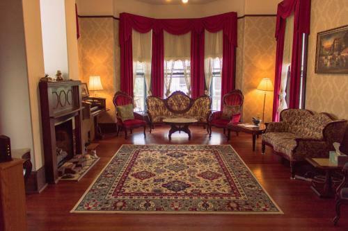 Bed & Breakfast Grand Gables Inn