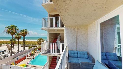 Hotel Island Inn Beach Resort