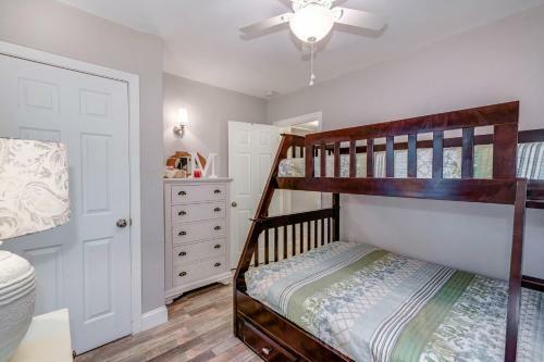 Madeira Beach H-210, 2 Bedrooms, Wifi, Pet Friendly, Sleeps 6