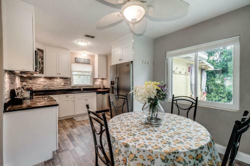 Madeira Beach H-210, 2 Bedrooms, Wifi, Pet Friendly, Sleeps 6