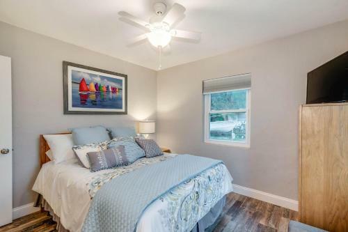 Madeira Beach H-210, 2 Bedrooms, Wifi, Pet Friendly, Sleeps 6