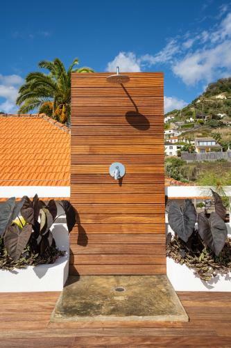 Albergue Madeira Surf Camp