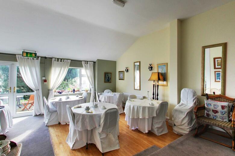 Hostal Robin Hill House