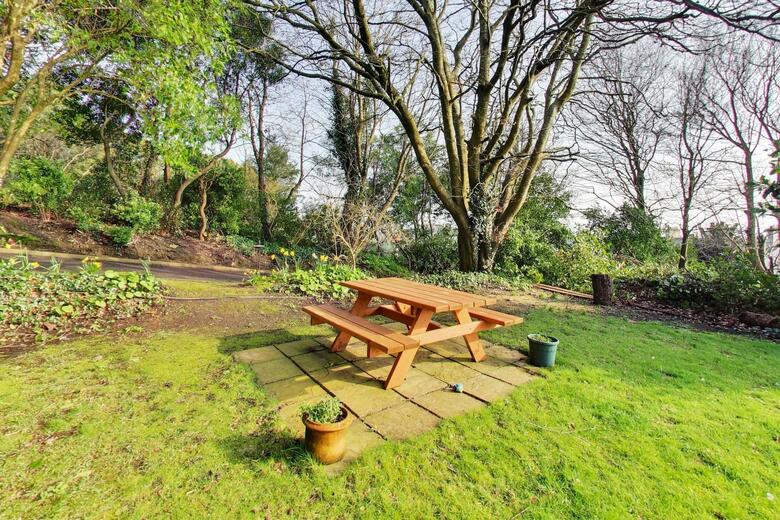 Hostal Robin Hill House