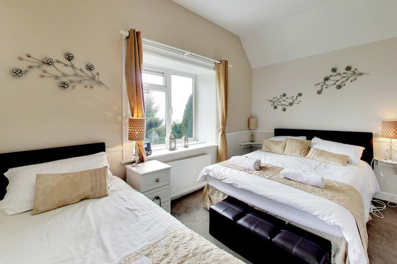 Hostal Robin Hill House