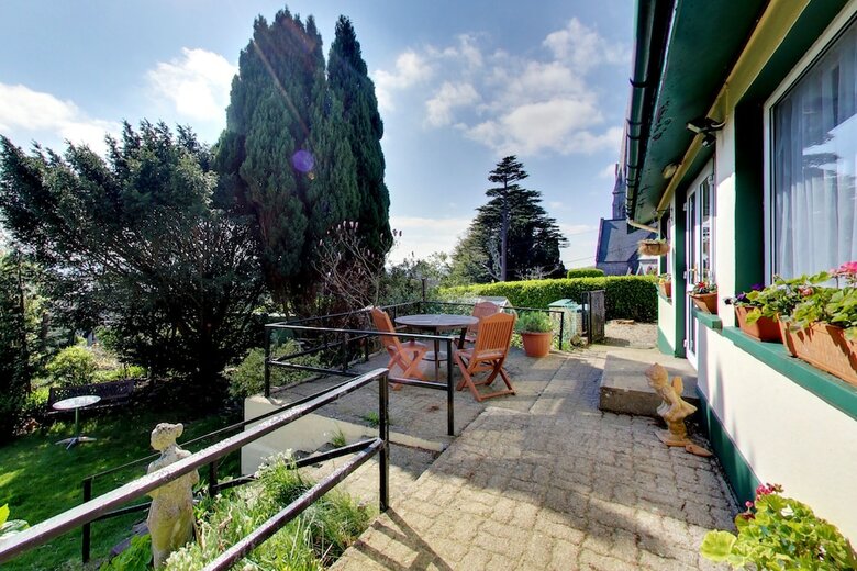 Hostal Robin Hill House