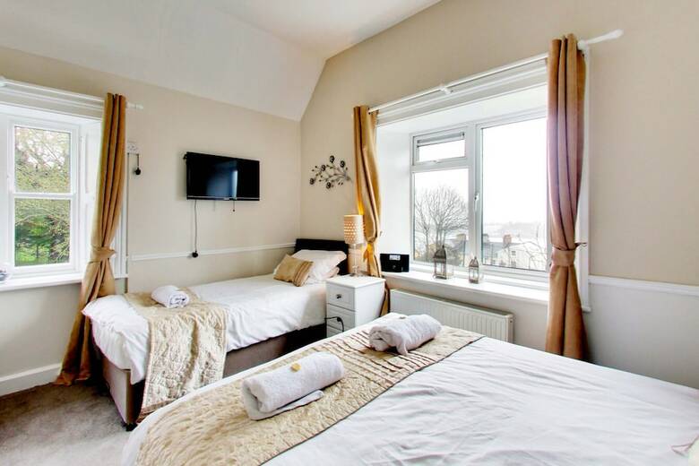 Hostal Robin Hill House