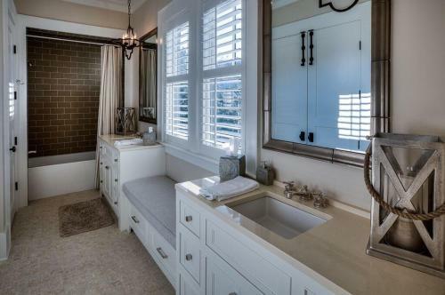 Watercolor By Dune Vacation Rentals - Park District