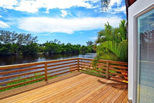 Siesta Heron Suites & Villas