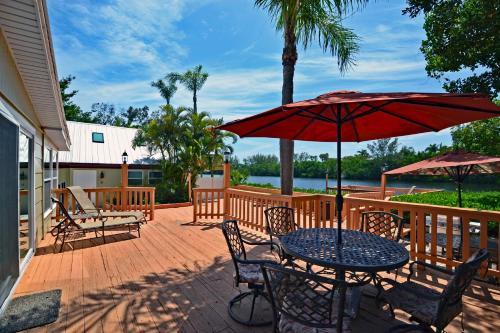 Siesta Heron Suites & Villas