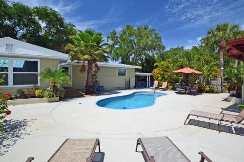 Siesta Heron Suites & Villas