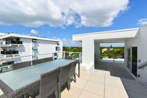 The Lookout By Beachside Management