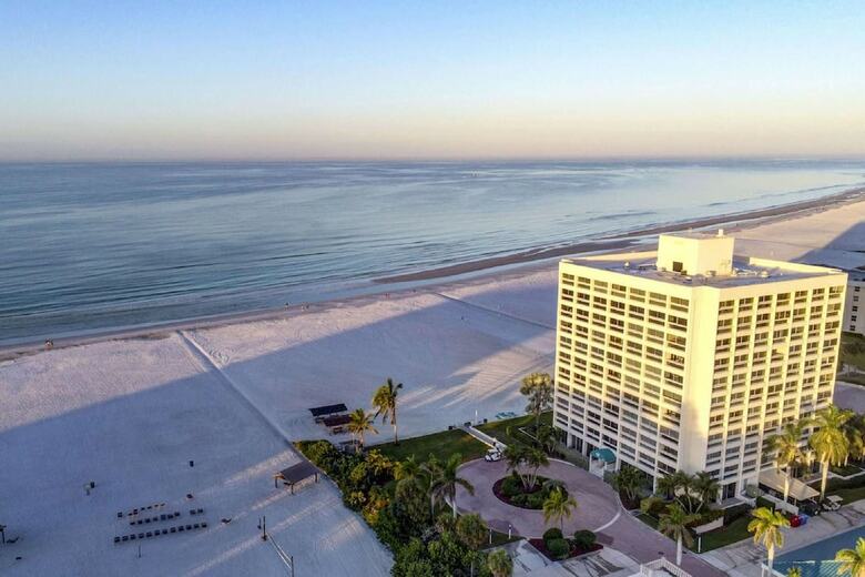 Palm Bay Club - Bay 7
