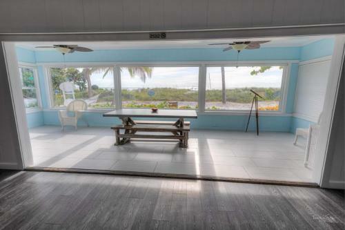 Villa A House On Siesta Beach By Beachside Management