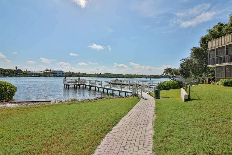 Bay Oaks Ground Floor