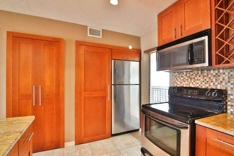Bay Oaks, 3rd Floor