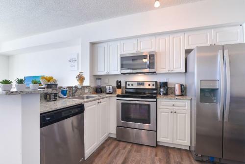 Hotel Modern Ocean Apartments In Sunny Isles Beach