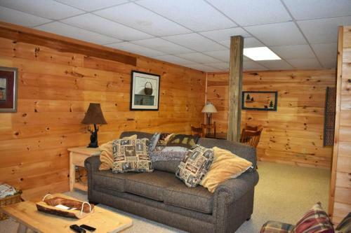 Bumpa Bear Hideaway