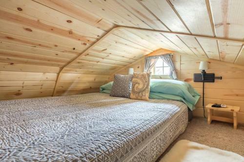 "tiny House" Bed N' Breakfast